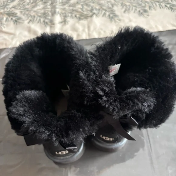 UGG Black Shearling Lined Footwear - Picture 3 of 5